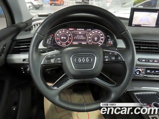 Audi Q7 2019 — photo 14