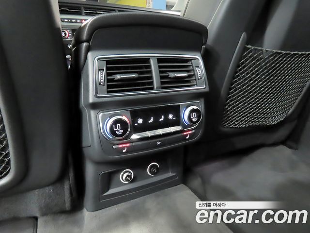 Audi Q7 2019 — photo 16