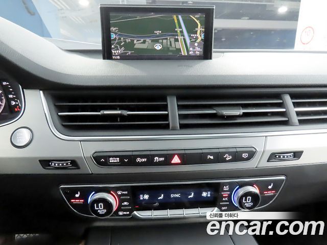 Audi Q7 2019 — photo 17