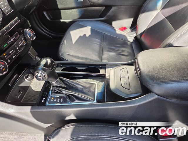 Kia K7 2011 — photo 9