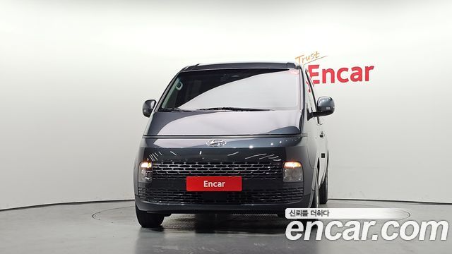 Hyundai Staria 2023 — photo 3