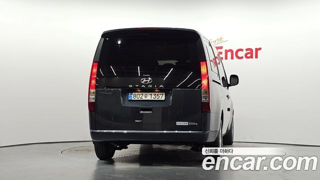 Hyundai Staria 2023 — photo 4