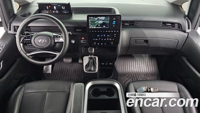 Hyundai Staria 2023 — photo 7