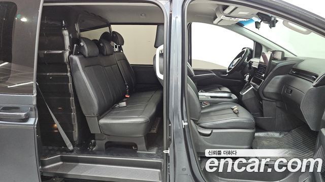 Hyundai Staria 2023 — photo 11