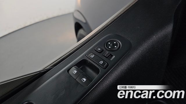 Hyundai Staria 2023 — photo 16