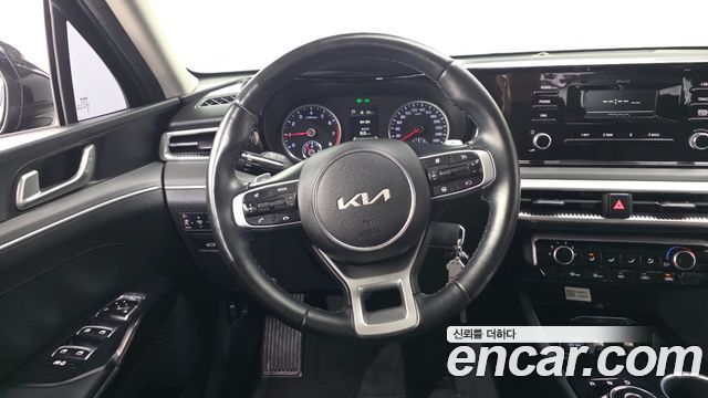 Kia K5 2023 — photo 18