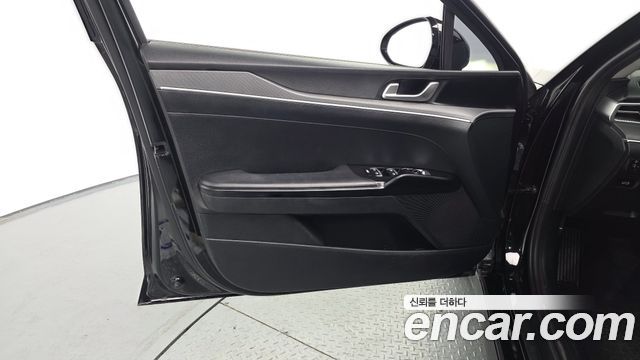 Kia K5 2023 — photo 14