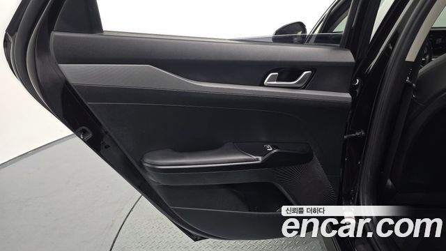Kia K5 2023 — photo 15