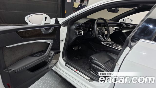 Audi A7 2020 — photo 13