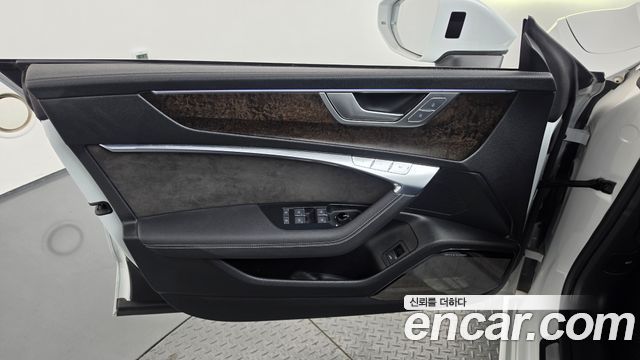 Audi A7 2020 — photo 14