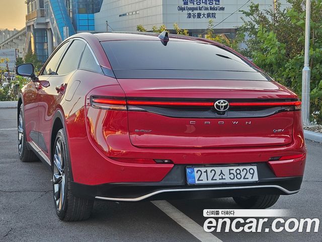 Toyota Crown 2025 — photo 6