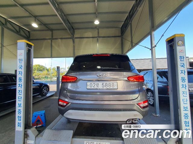 Hyundai Santafe 2019 — photo 2