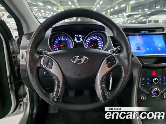 Hyundai AVANTE 2014 — photo 8