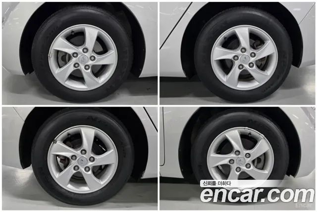 Hyundai AVANTE 2014 — photo 17