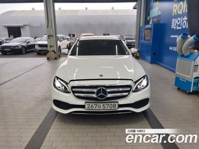 Mercedes-Benz E-Class 2019 — photo 2