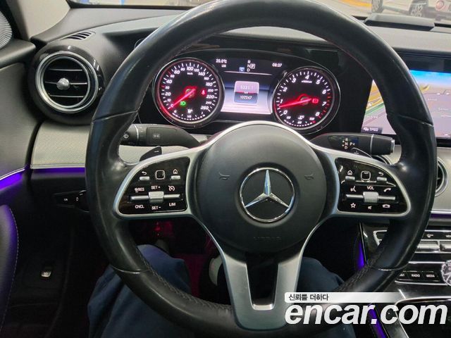 Mercedes-Benz E-Class 2019 — photo 10