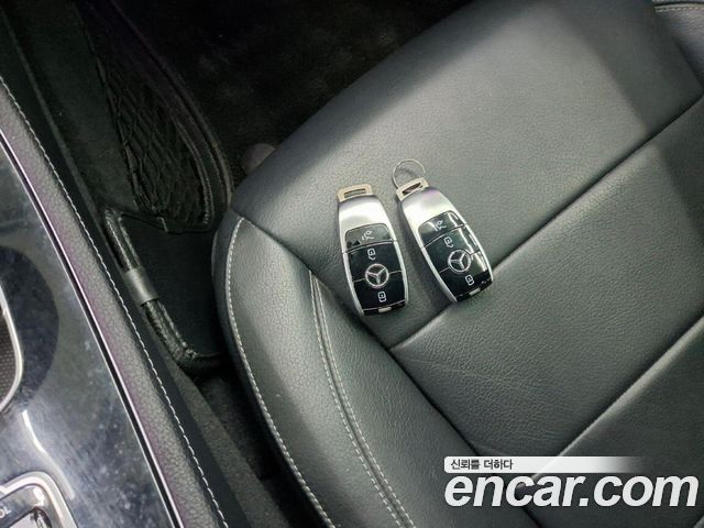 Mercedes-Benz E-Class 2019 — photo 20