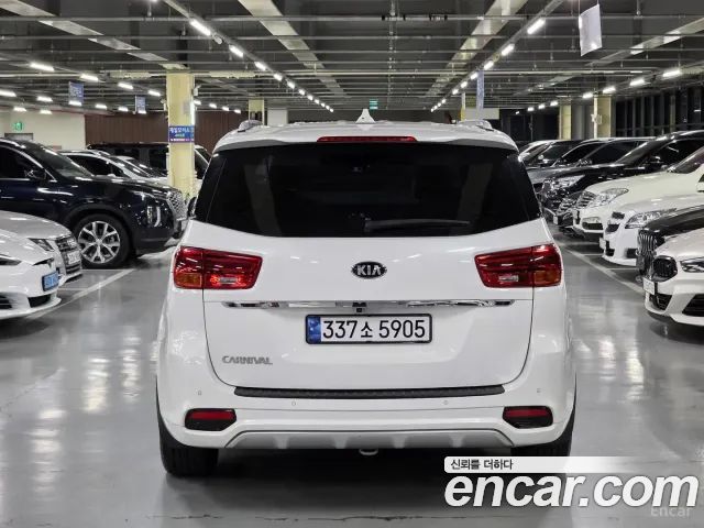 Kia Canival 2020 — photo 3