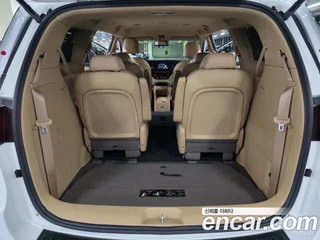 Kia Canival 2020 — photo 11