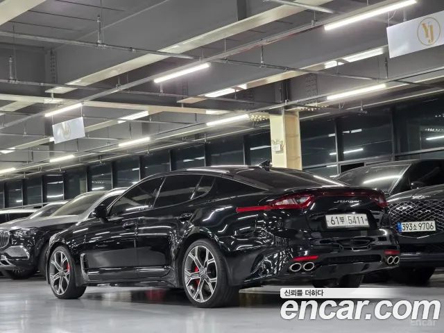 Kia Stinger 2018 — photo 2