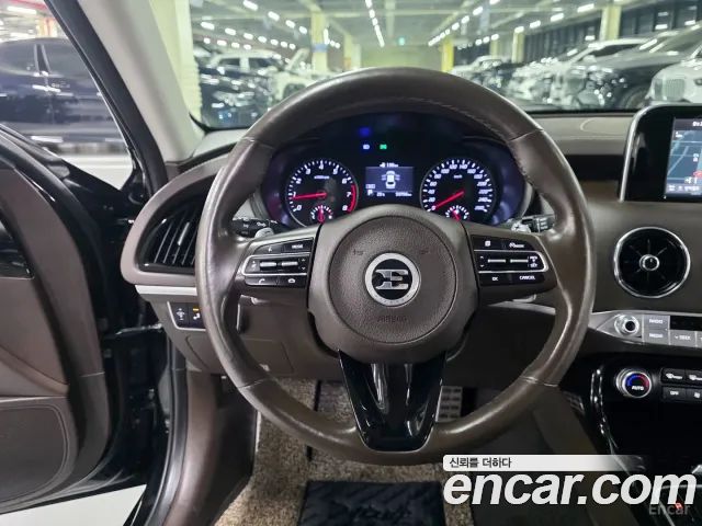 Kia Stinger 2018 — photo 8