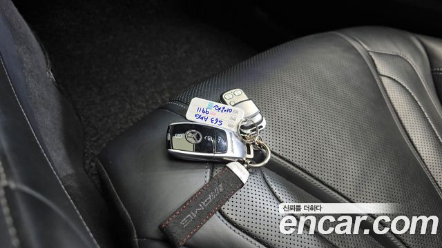 Mercedes-Benz S-Class 2018 — photo 17