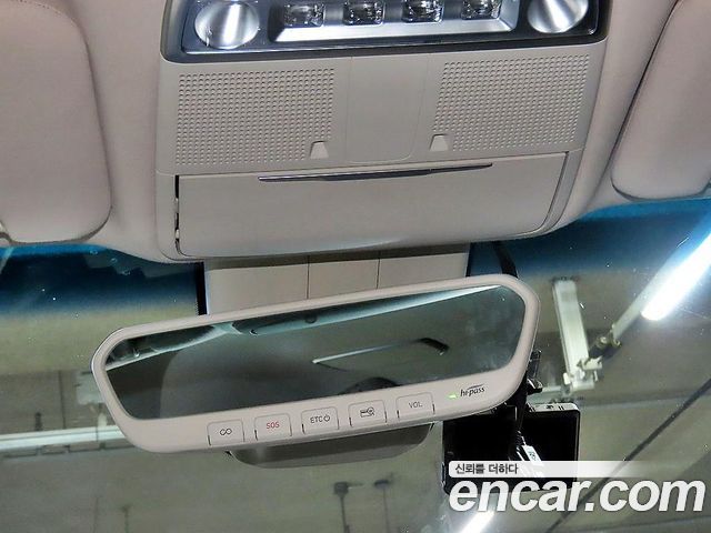 Genesis G90 2019 — photo 16