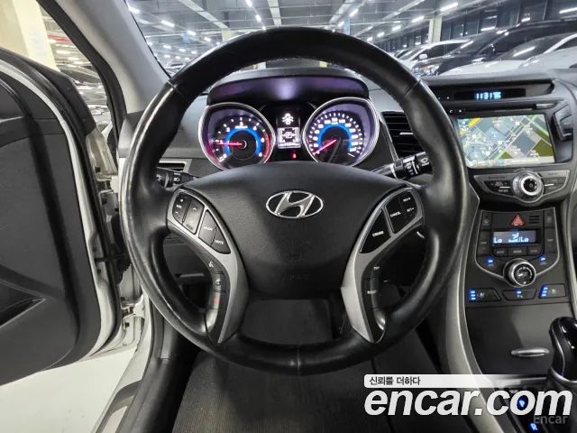 Hyundai AVANTE 2016 — photo 8