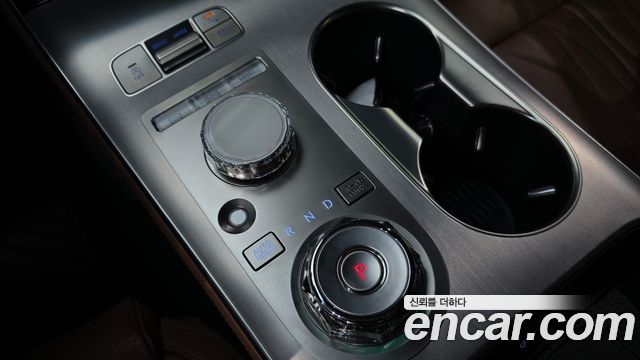 Genesis GV70 2025 — photo 12