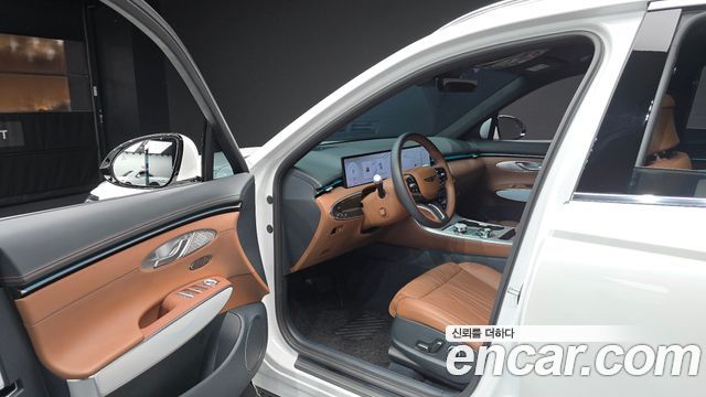 Genesis GV70 2025 — photo 13