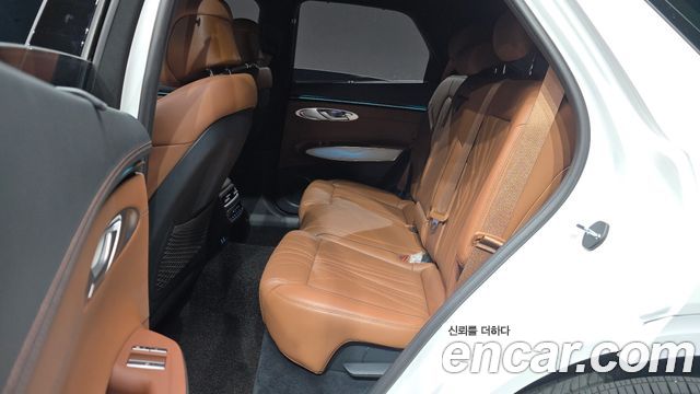 Genesis GV70 2025 — photo 18