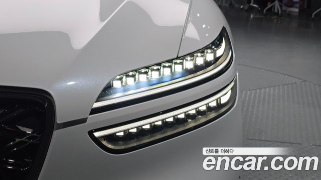 Genesis GV70 2025 — photo 8