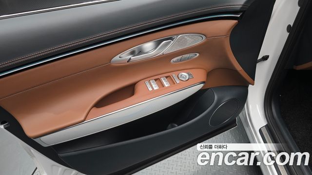 Genesis GV70 2025 — photo 14