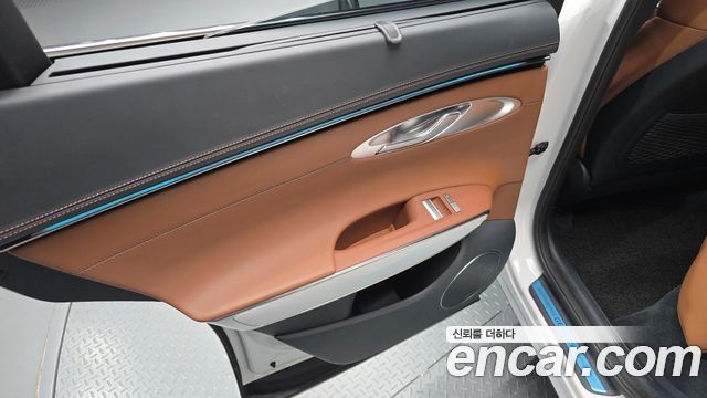 Genesis GV70 2025 — photo 15