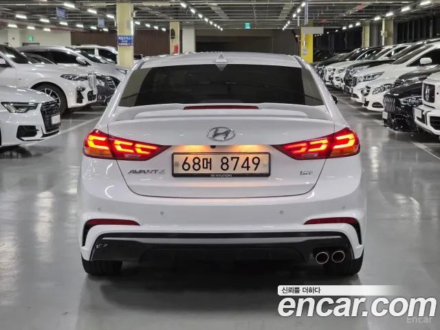 Hyundai AVANTE 2018 — photo 3