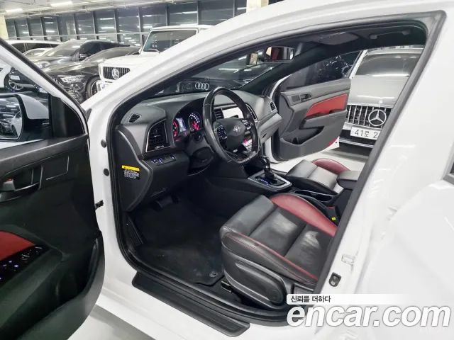 Hyundai AVANTE 2018 — photo 7