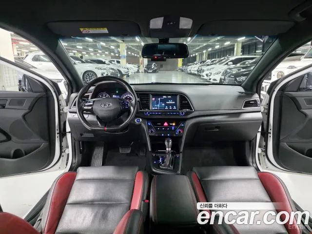 Hyundai AVANTE 2018 — photo 9