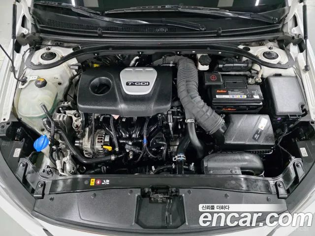 Hyundai AVANTE 2018 — photo 20
