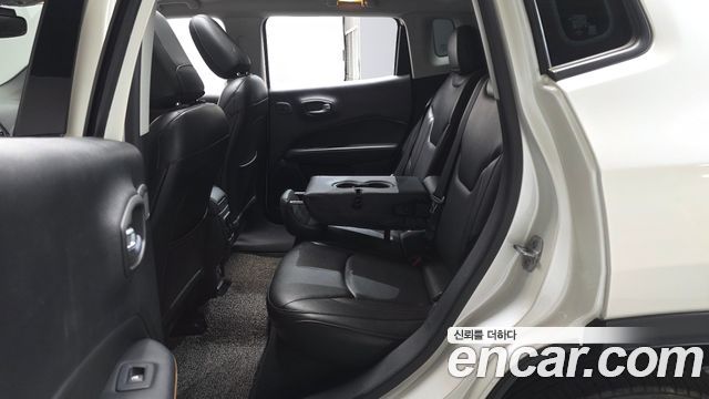 Jeep Compass 2018 — photo 18