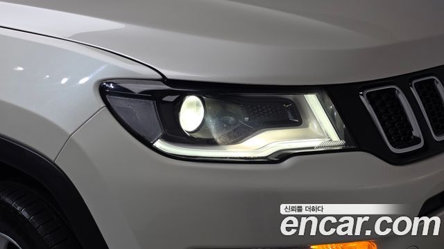 Jeep Compass 2018 — photo 8
