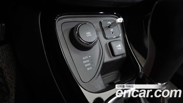 Jeep Compass 2018 — photo 27