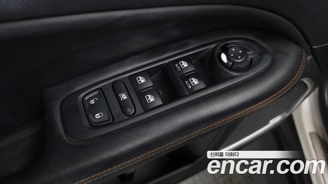 Jeep Compass 2018 — photo 34