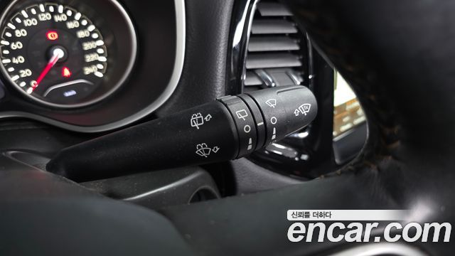 Jeep Compass 2018 — photo 35