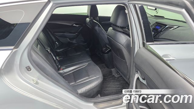 Hyundai i40 2012 — photo 12