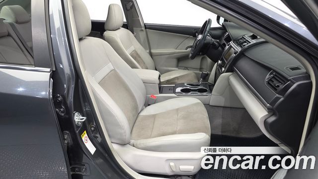 Toyota Camry 2012 — photo 11