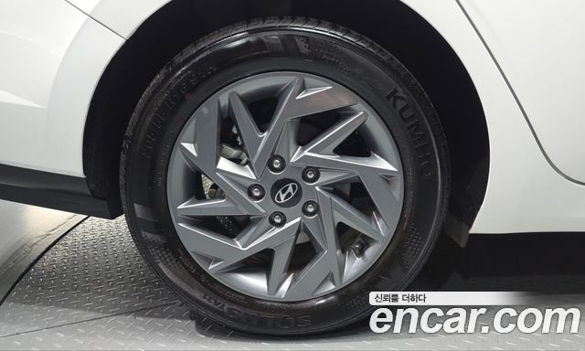 Hyundai AVANTE 2025 — photo 5