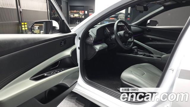Hyundai AVANTE 2025 — photo 13