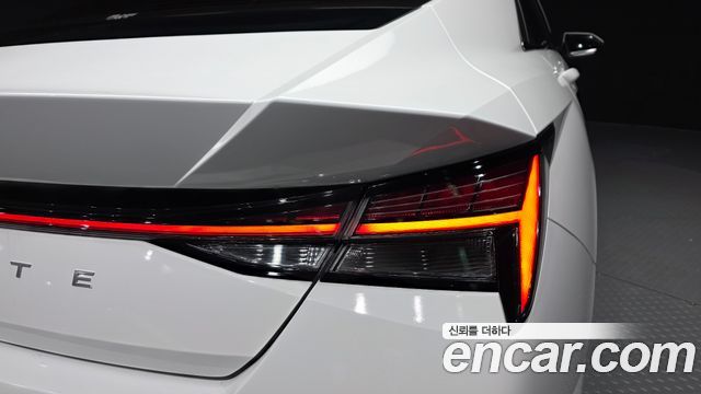 Hyundai AVANTE 2025 — photo 9