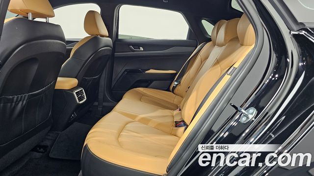 Kia K5 2023 — photo 16