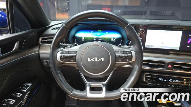 Kia K5 2022 — photo 19